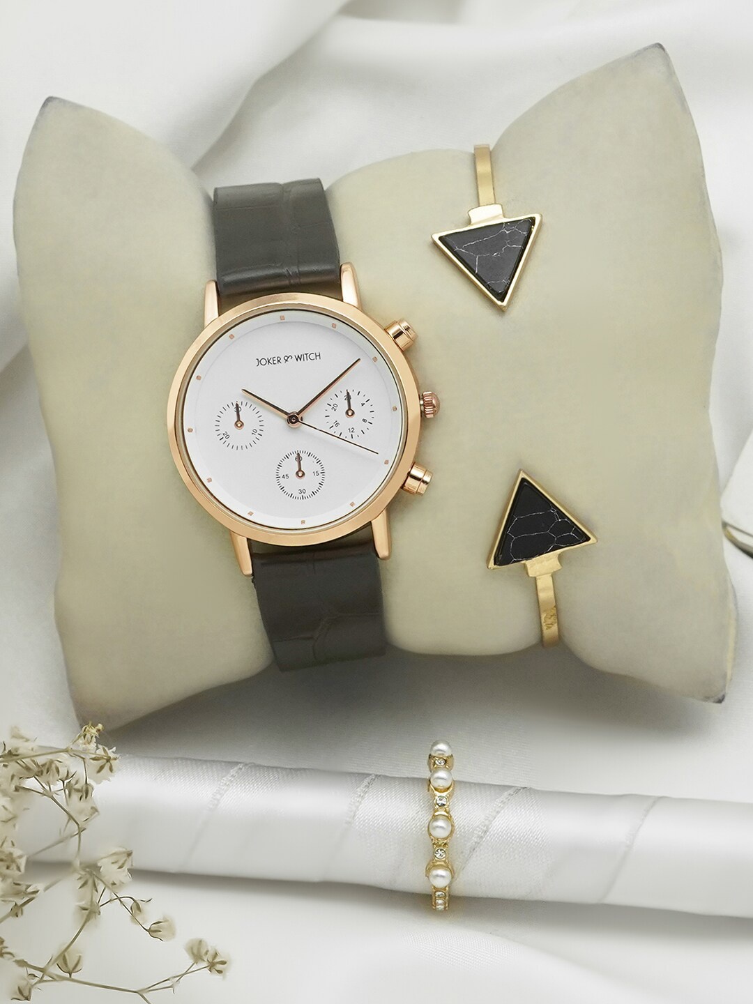 

JOKER & WITCH Women Beauty in Black Love Triangle Analogue Watch Gift Set JWLT627, White