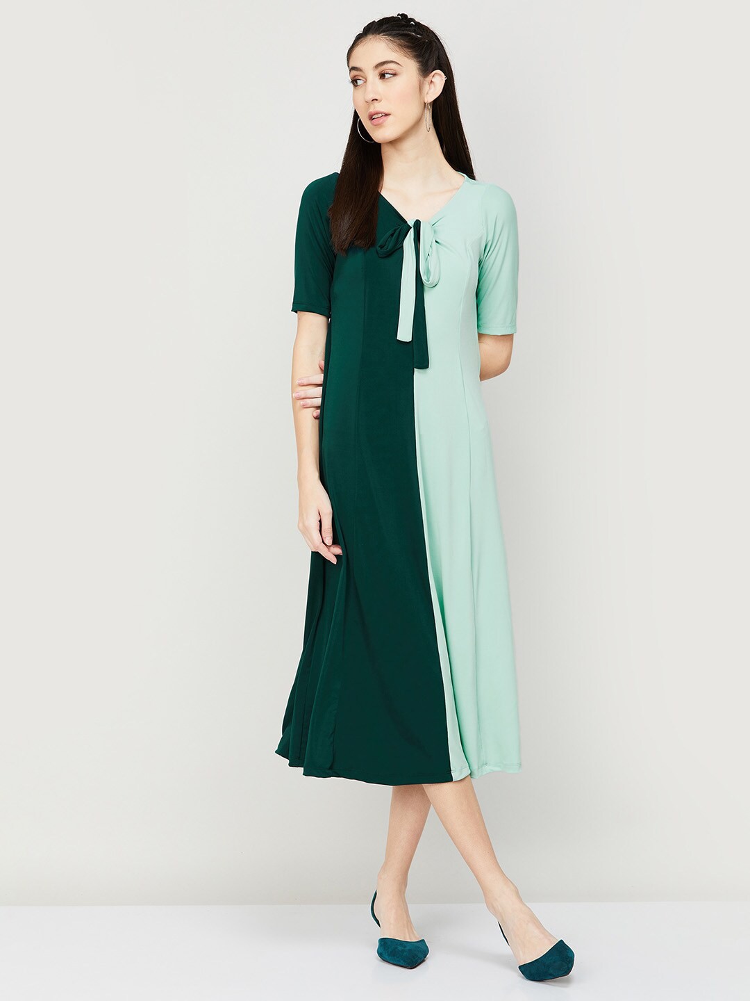 

CODE by Lifestyle Sea Green & Green Colourblocked Tie-Up Neck A-Line Midi Dress