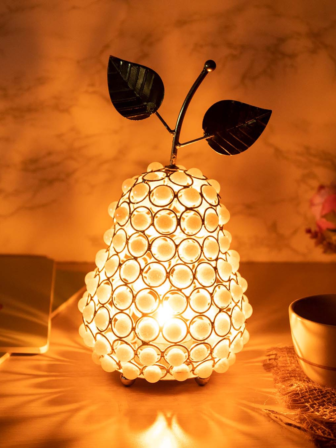 

MARKET99 Gold-Toned & White Pear Patterned Crystal Candle Holder