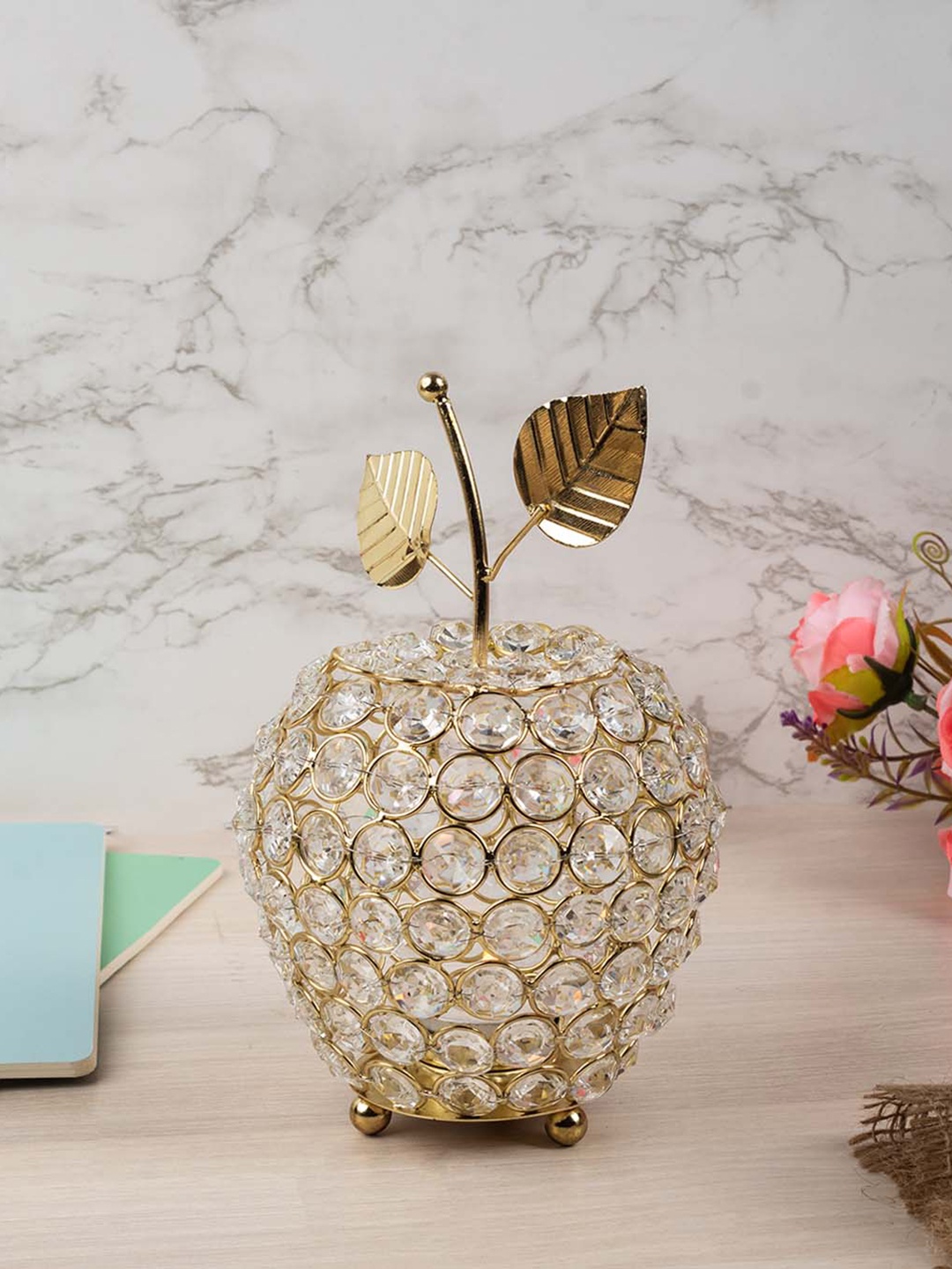 

MARKET99 Gold-Toned & White Apple Patterned Crystal Candle Holder