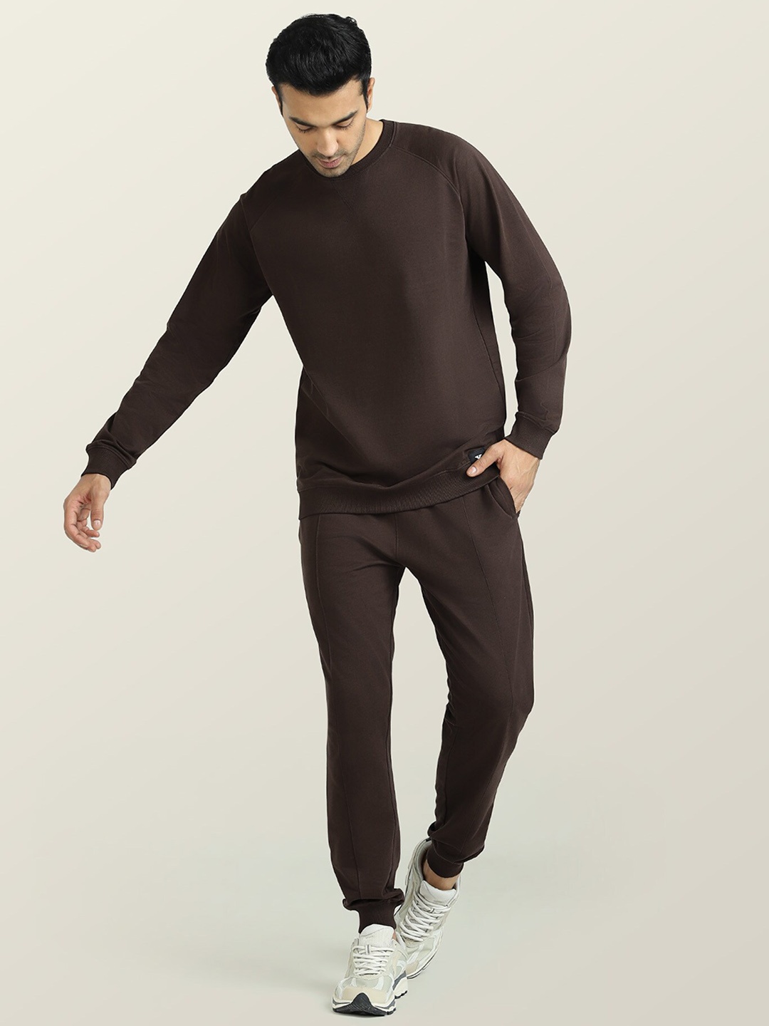 

XYXX Men Brown Cruze Sweatshirt and Joggers Combo Set