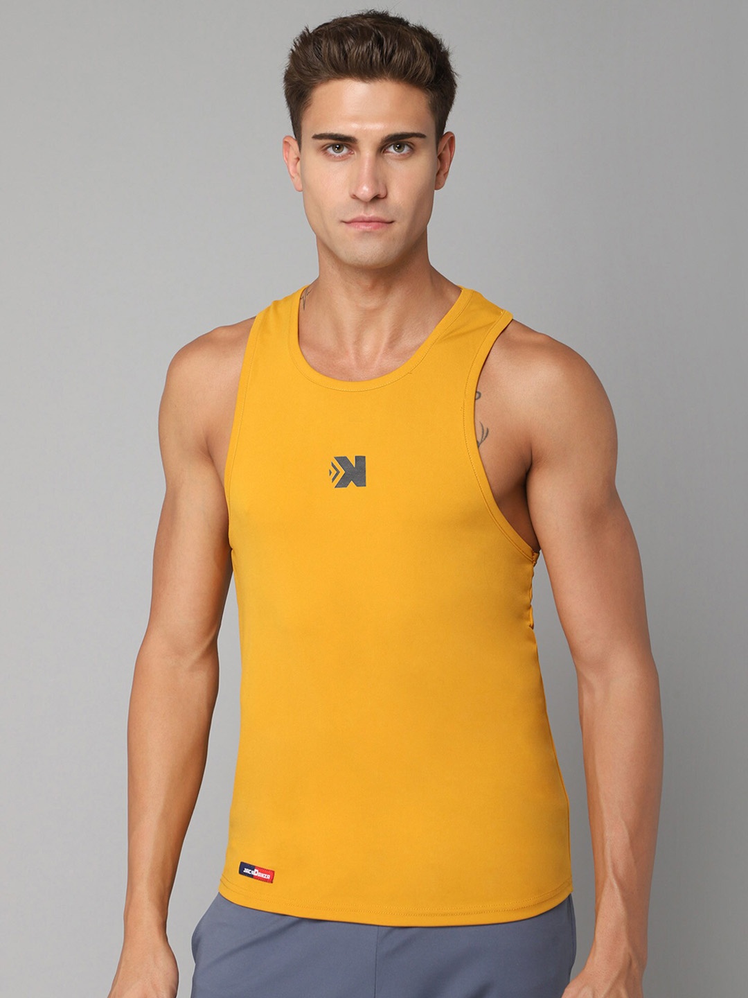 

JACKDANZA Men Mustard Yellow Solid Gym Vest