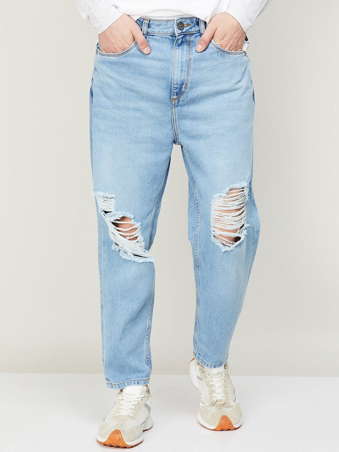 

Forca Men Blue Mildly Distressed Light Fade Jeans