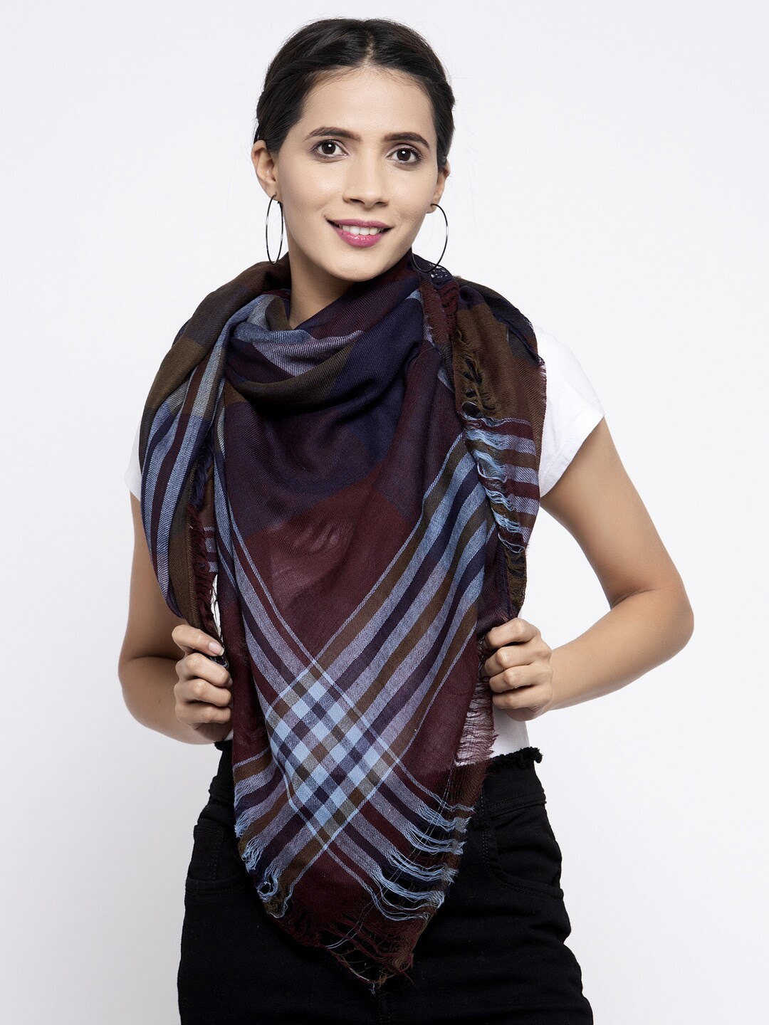 

Calvadoss Women Navy Blue & Brown Checked Pure Wool Long-Fit Shawl
