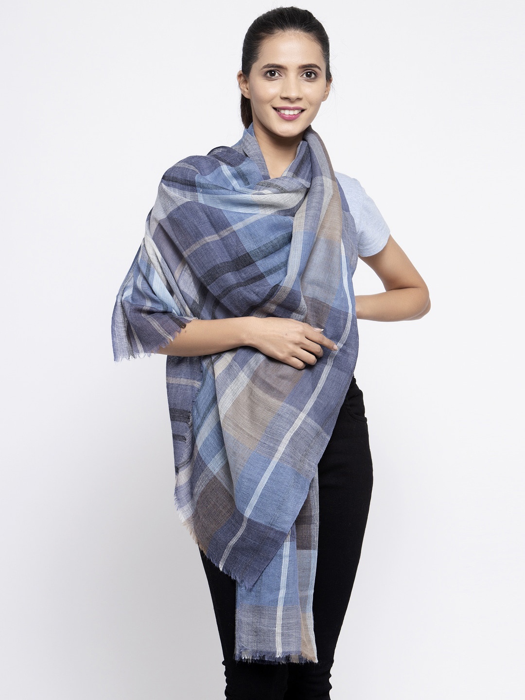 

Calvadoss Women Blue & Brown Checked Pure Wool Long-Fit Shawl
