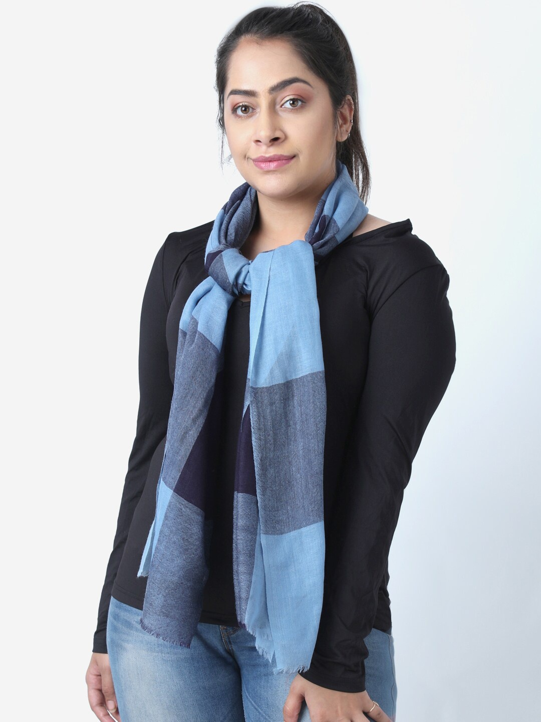 

Calvadoss Women Blue & Grey Checked Pure Wool Long-Fit Shawl