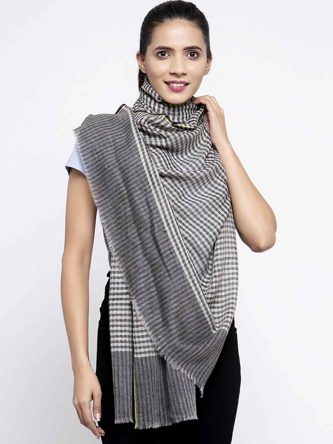 

Calvadoss Women Grey & White Checked Pure Wool Long-Fit Shawl