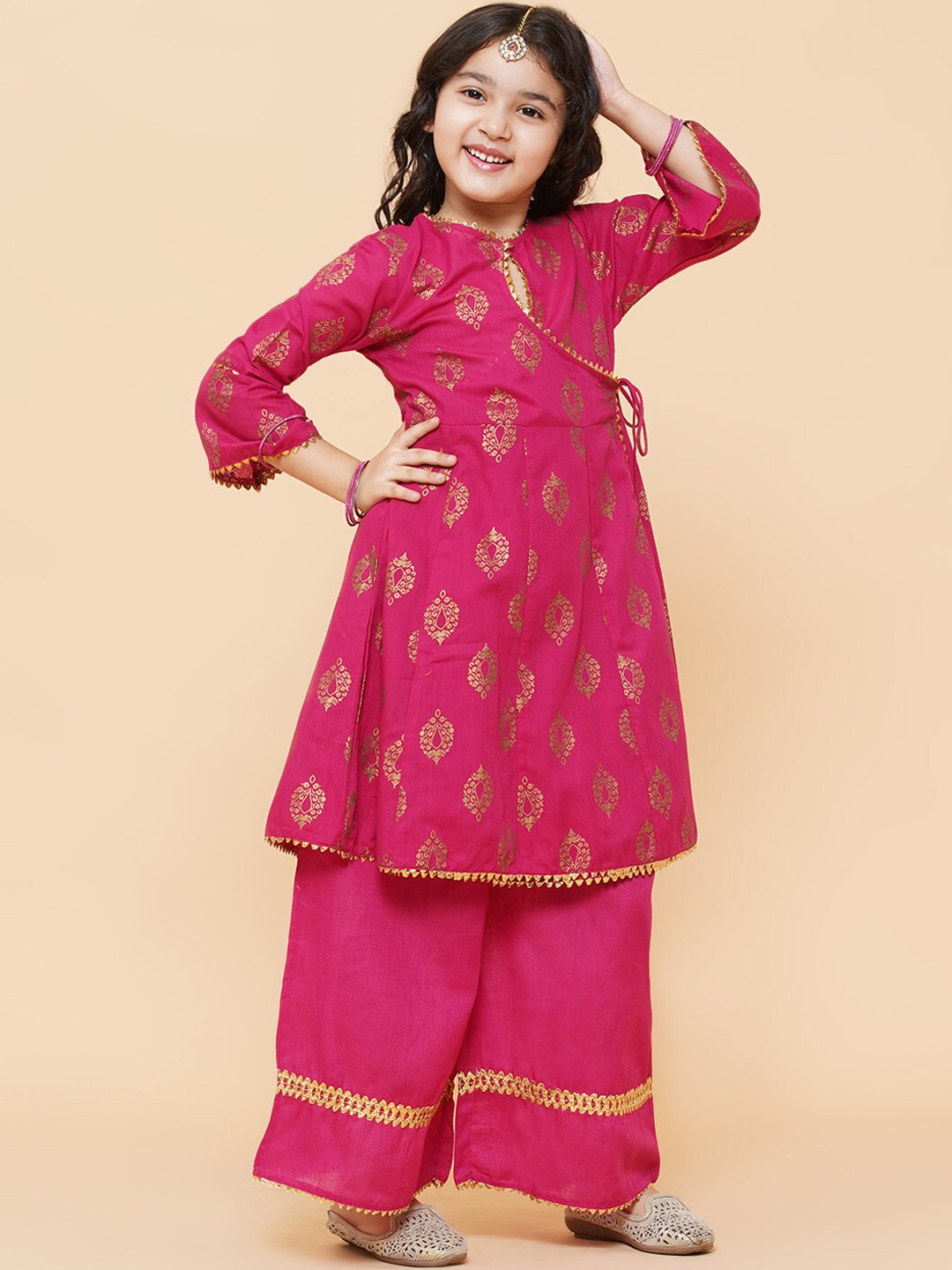 

Bitiya by Bhama Girls Fuchsia Ethnic Motifs Printed Angrakha Gotta Patti Pure Cotton Kurta with Palazzos