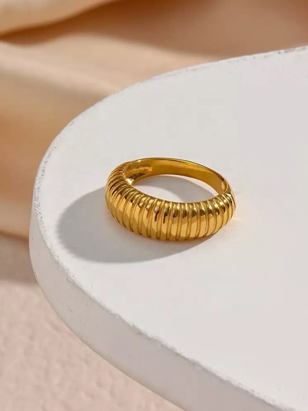

Inaya 18 KT Gold-Plated Finger Ring