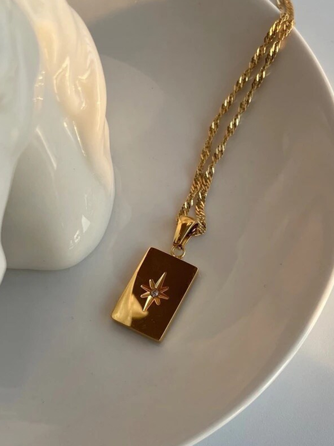 

Inaya Gold-Toned 18KT Gold-Plated Stainless Steel Western Style Necklace