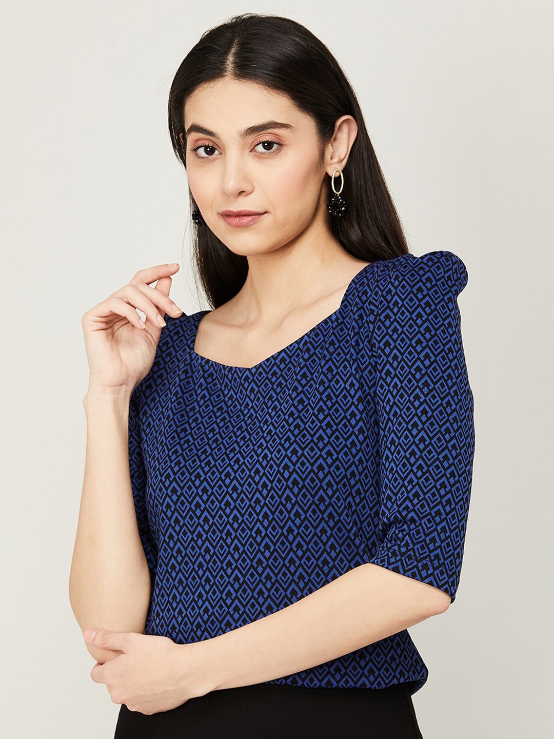 

CODE by Lifestyle Blue & Black Geometric Print Sweetheart Neck Top