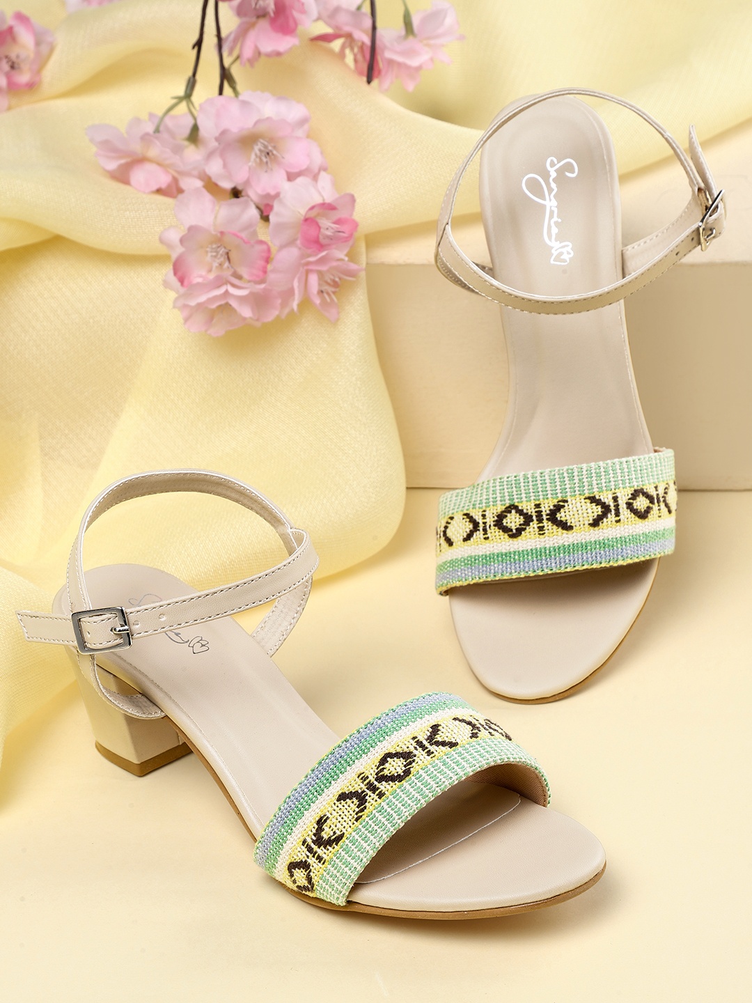 

Sangria Ethnic Motif Woven Design Heels, Green