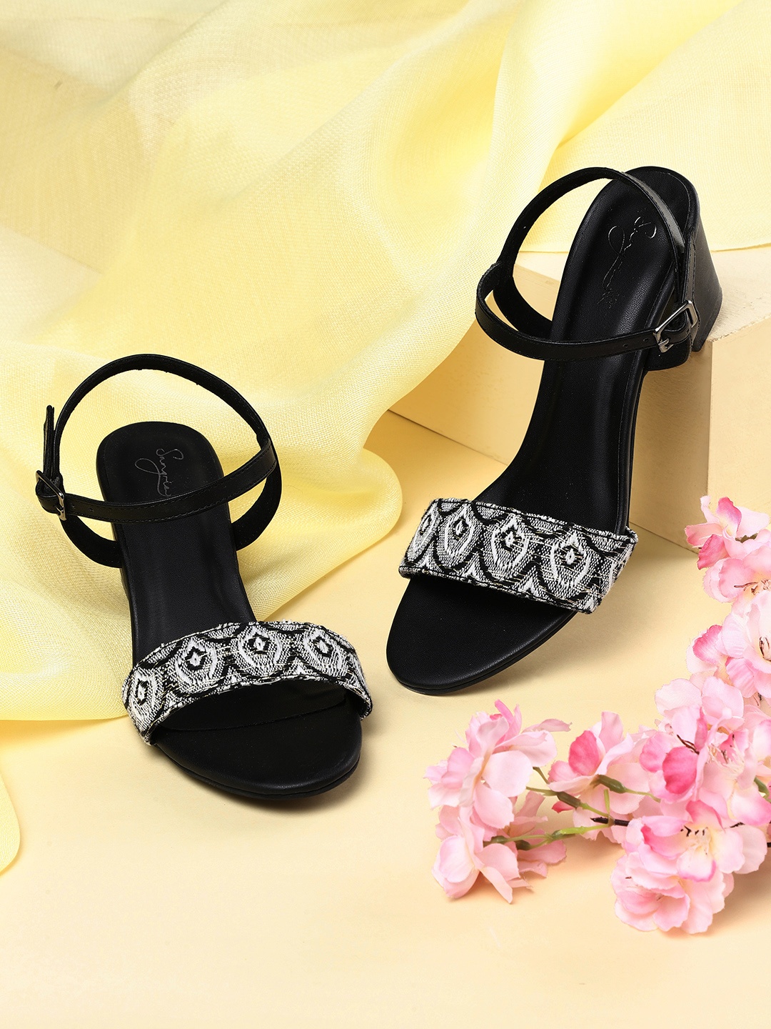 

Sangria Ethnic Motif Woven Design Heels, Grey