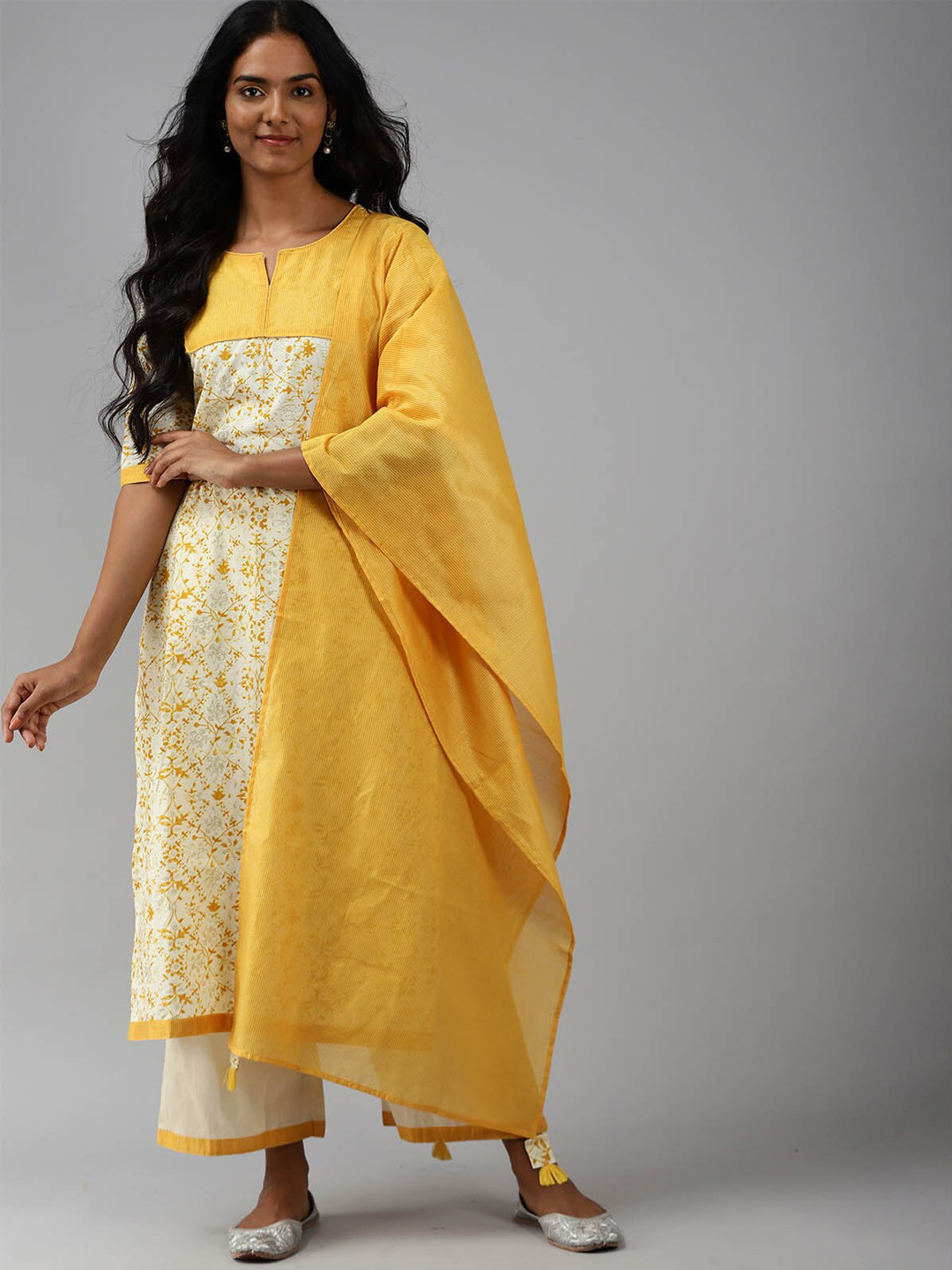 

ODETTE Women Off White Floral Printed Kurta with Palazzos & With Dupatta