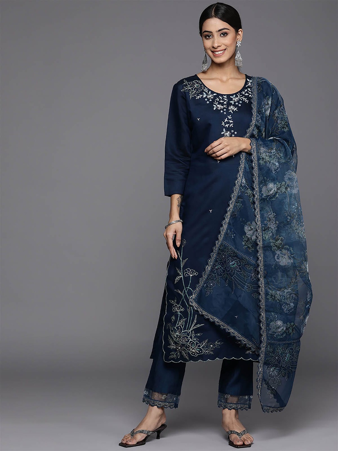 

ODETTE Women Navy Blue Floral Embroidered Thread Work Kurta with Trousers & With Dupatta