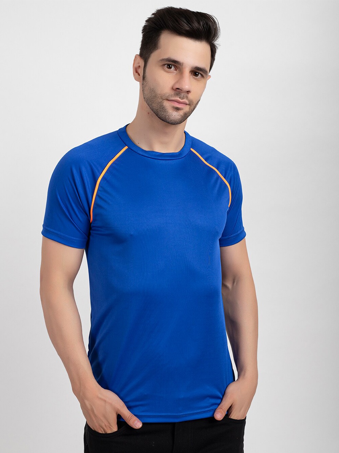 

Oakmans Men Blue Cotton T-shirt