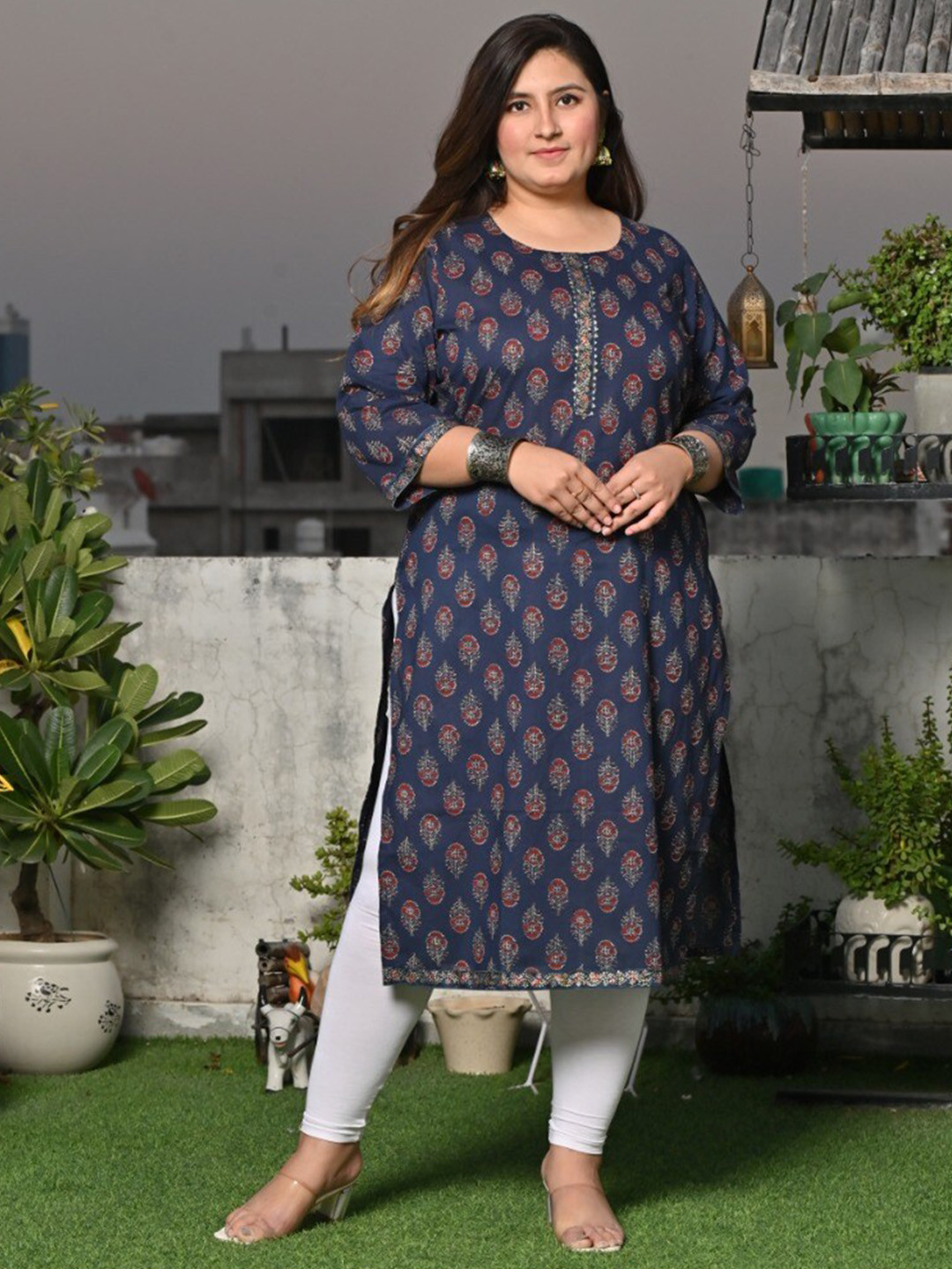

Swasti Blue Plus Size Floral Printed Floral Cotton Kurta