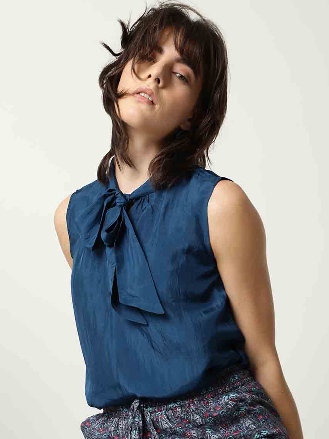 

RAREISM Teal Tie-Up Neck Sleeveless Top