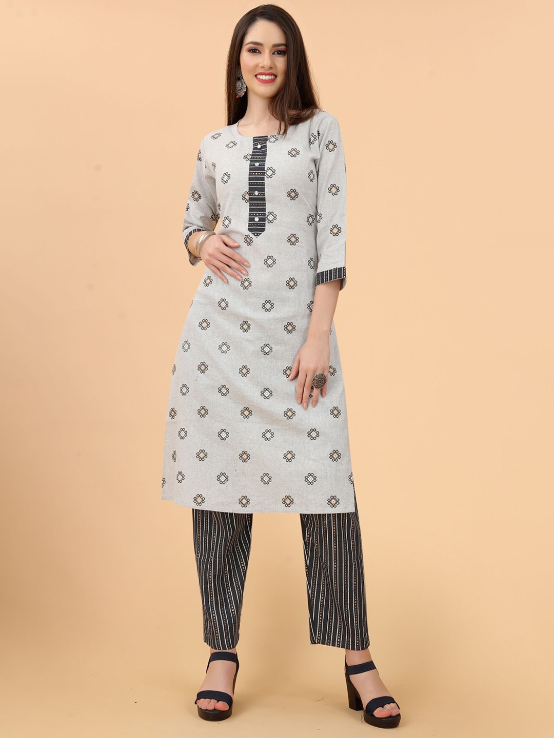 

KALINI Women Grey Printed Pure Cotton Kurta with Pyjamas