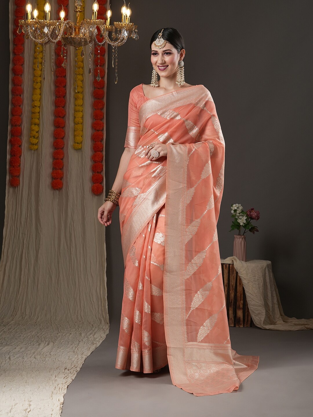 

Mitera Peach-Coloured & Gold-Toned Woven Design Zari Organza Chanderi Saree