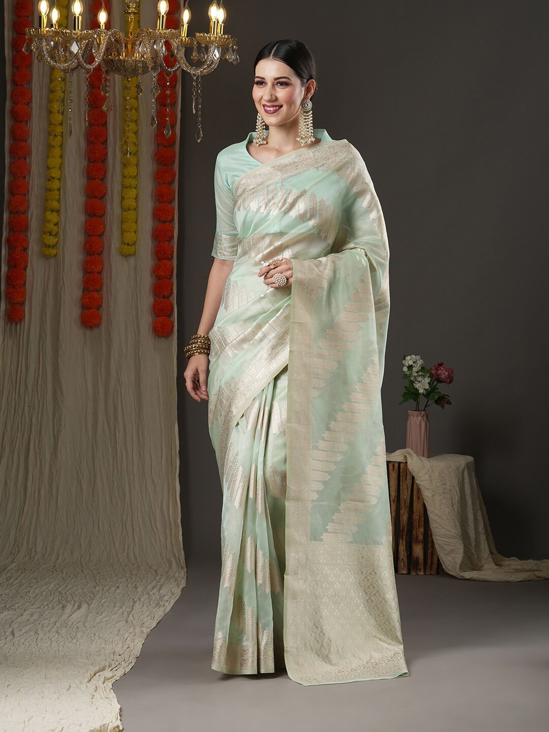 

Mitera Sea Green & Gold-Toned Woven Design Zari Organza Saree