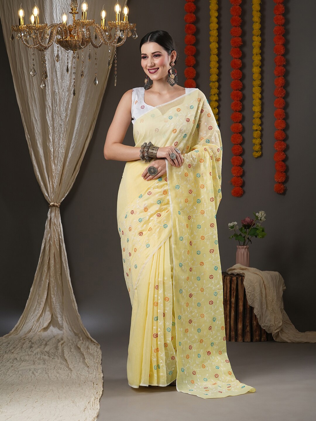 

Saree mall Yellow & Red Floral Jamdani Sarees