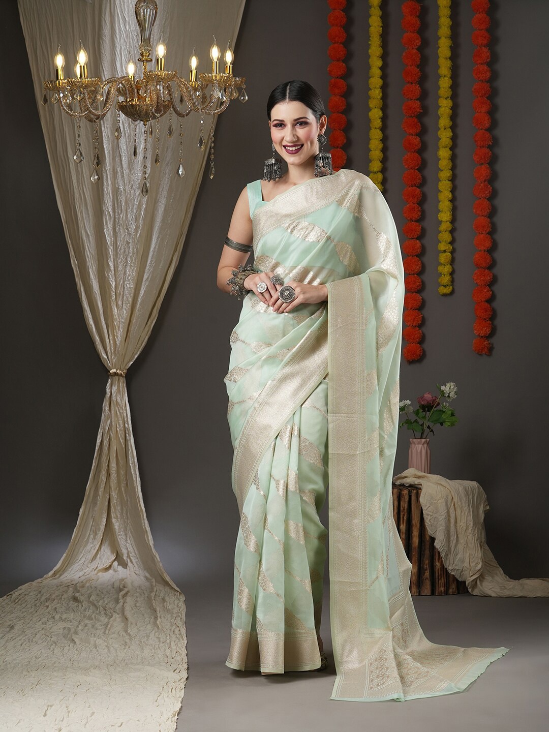 

Saree mall Sea Green & Gold-Toned Woven Design Zari Organza Chanderi Sarees