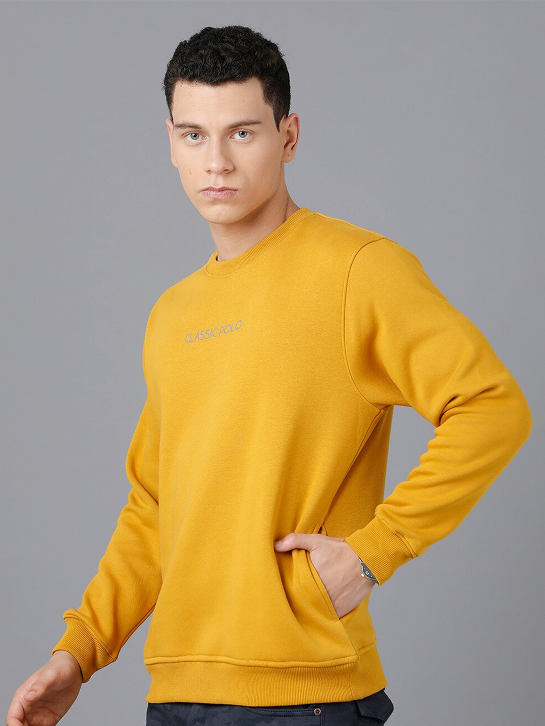 

Classic Polo Men Yellow Cotton Sweatshirt