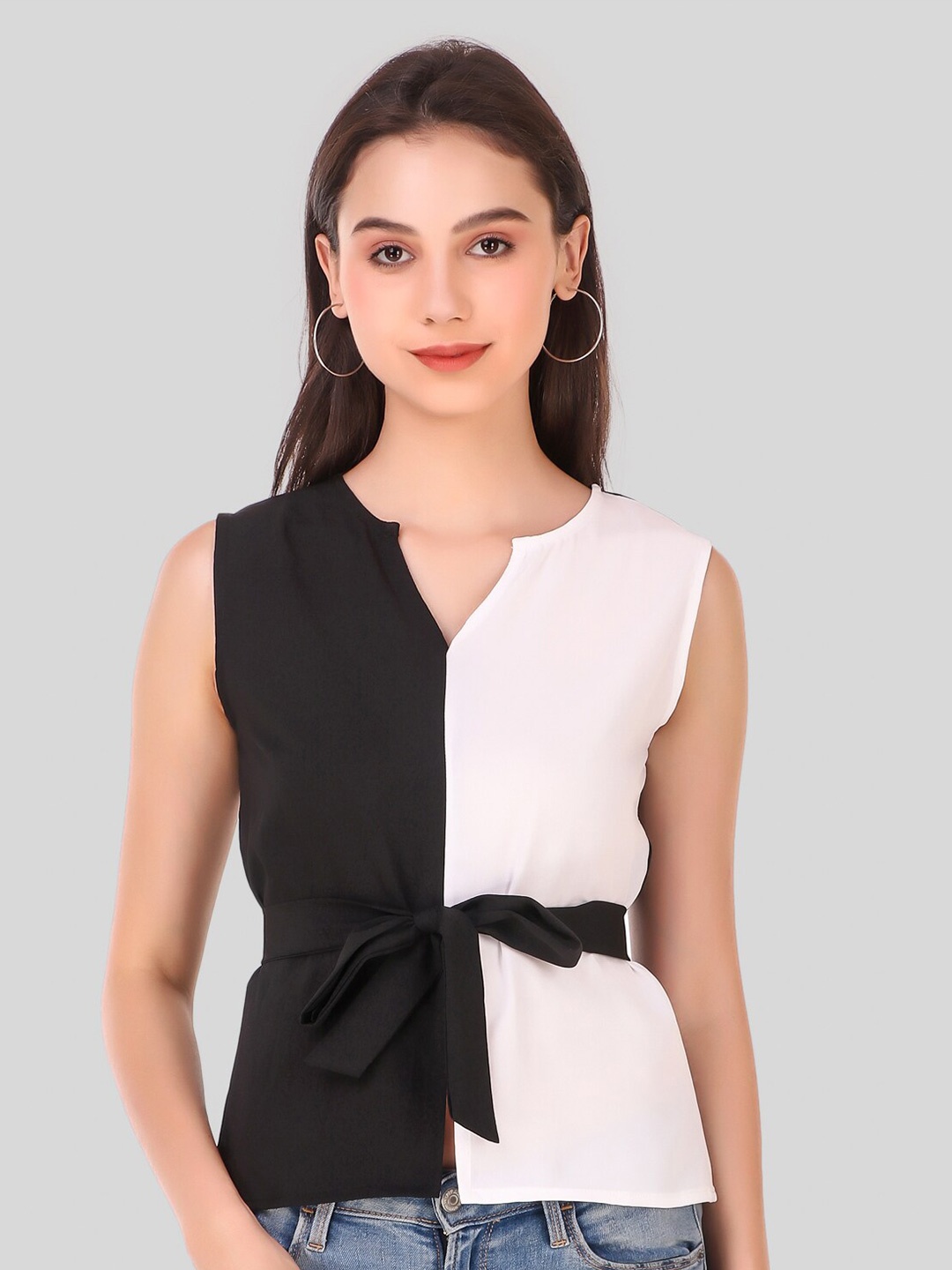 

Womenster Black Colourblocked Crepe Top