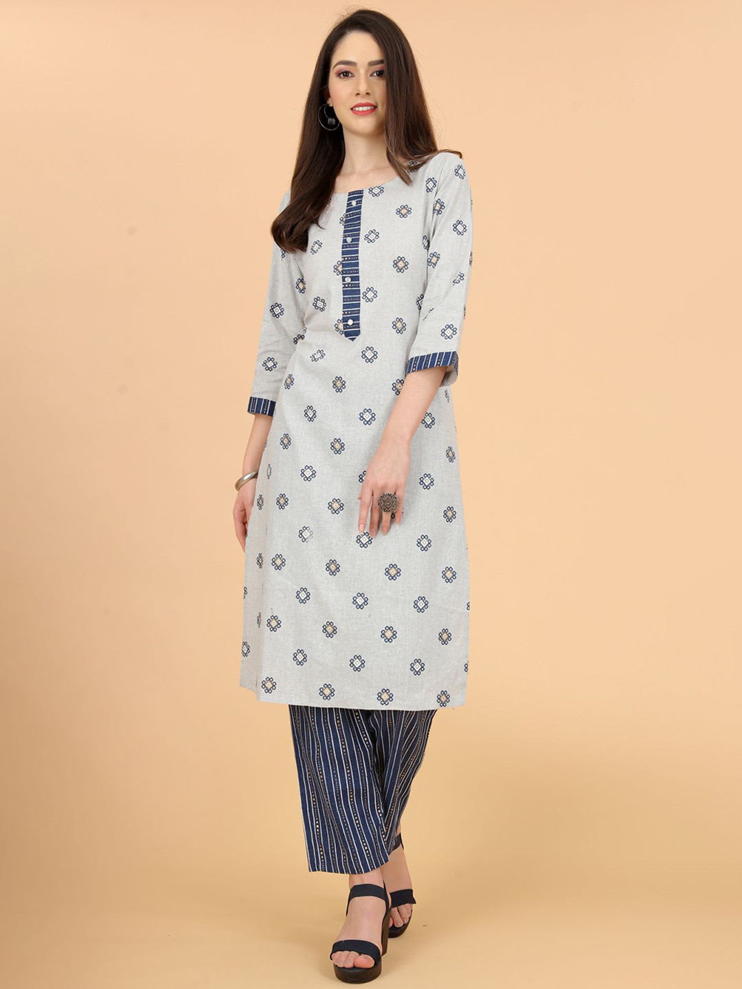 

KALINI Women Grey Ethnic Motifs Printed Pure Cotton Kurti with Trousers