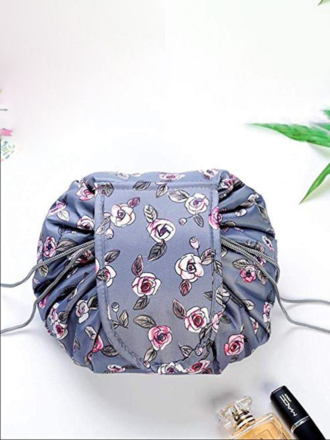 

HOUSE OF QUIRK Grey & Pink Printed Cosmetic Travel Pouch