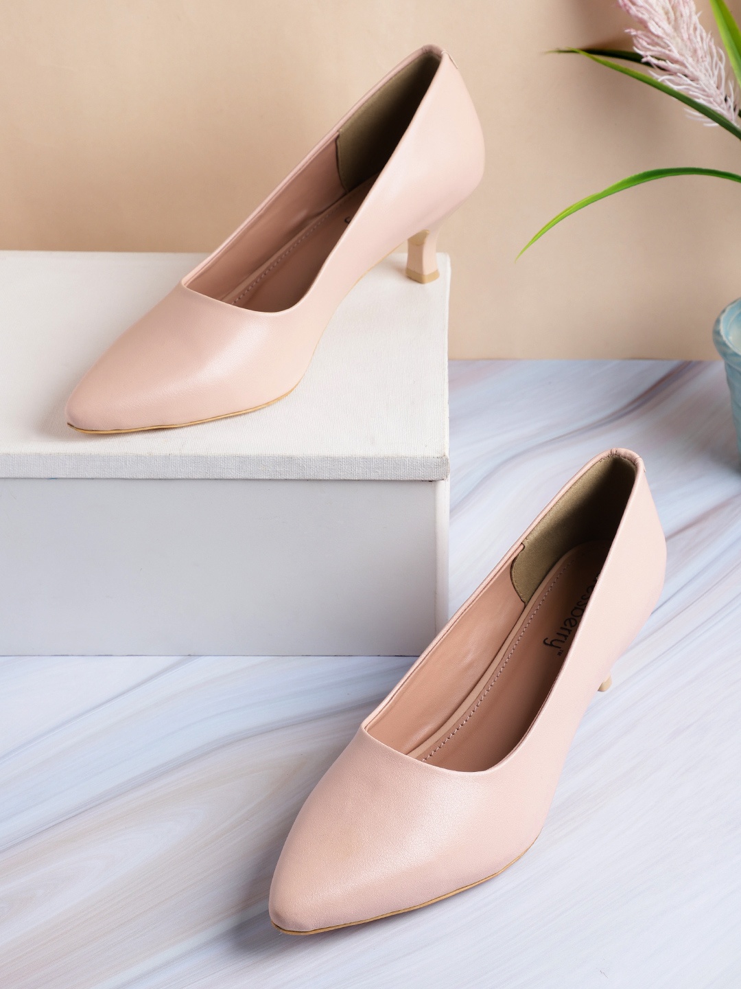 

DressBerry Women Kitten Heeled Pumps, Pink