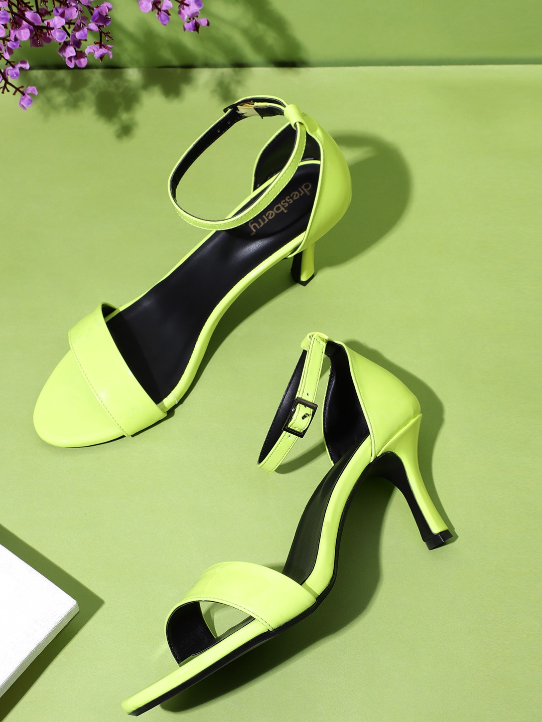 

DressBerry Women Mid-Top Slim Heels, Green