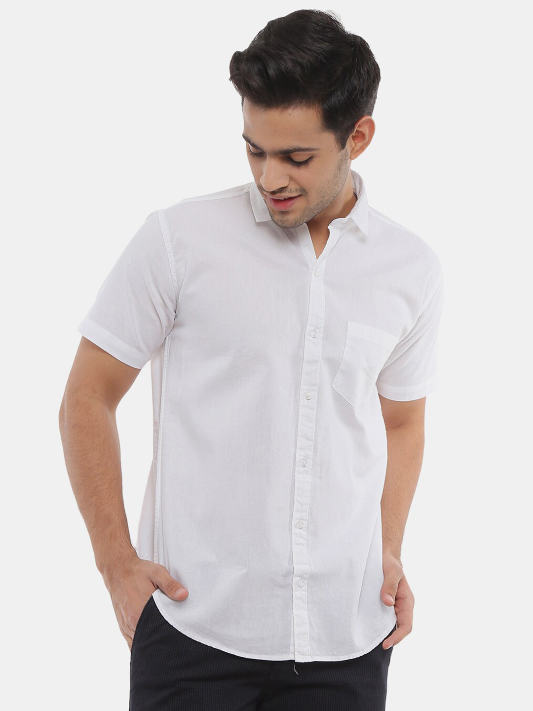 

V-Mart Men White Classic Cotton Casual Shirt