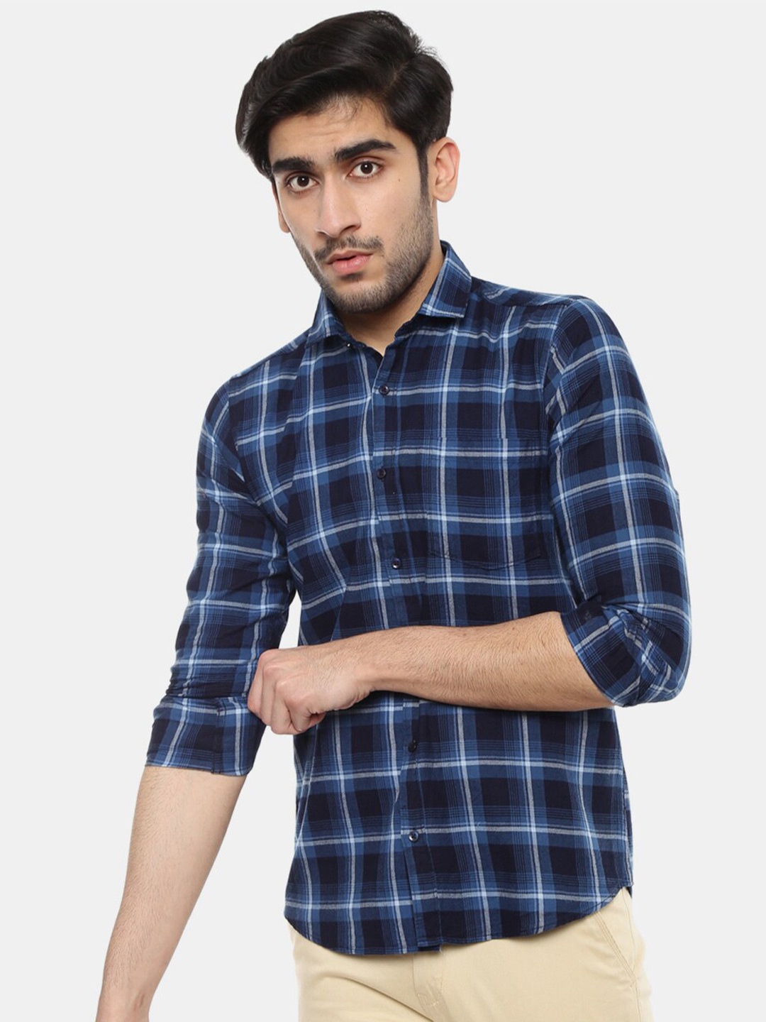 

V-Mart Men Blue Classic Checked Cotton Casual Shirt