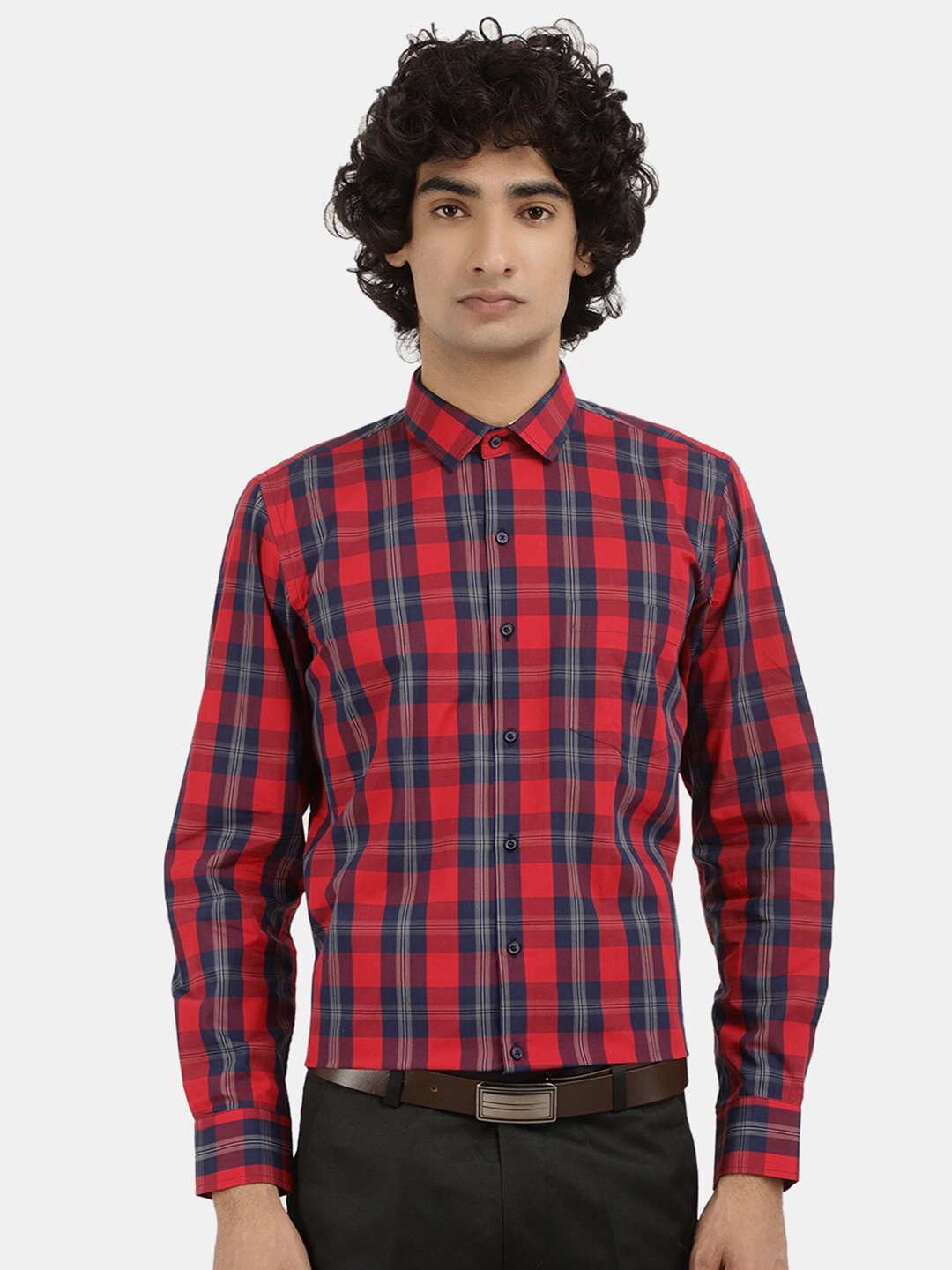 

V-Mart Men Red Classic Checked Cotton Formal Shirt