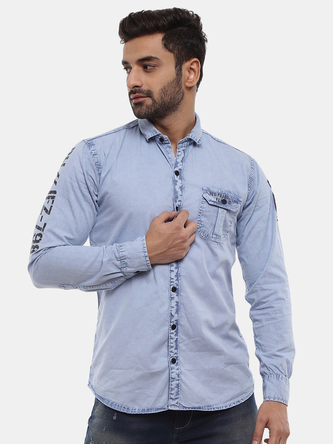 

V-Mart Men Blue Classic Slim Fit Faded Denim Casual Shirt