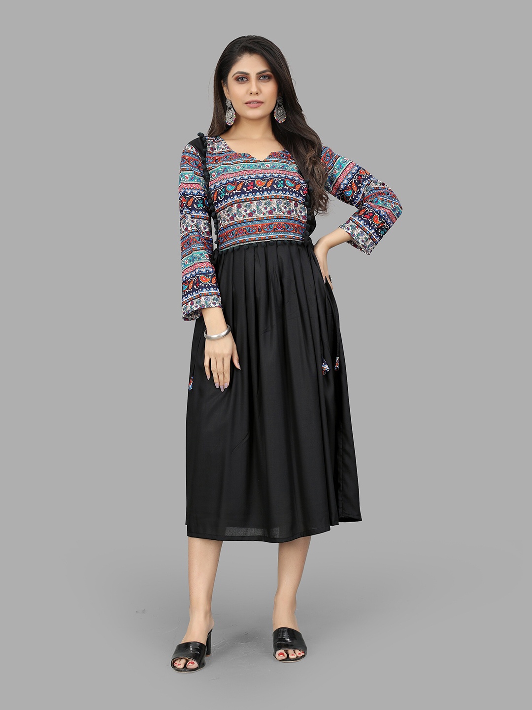 

Fashion FRICKS Black & Blue Ethnic Motifs Printed A-Line Midi Dress