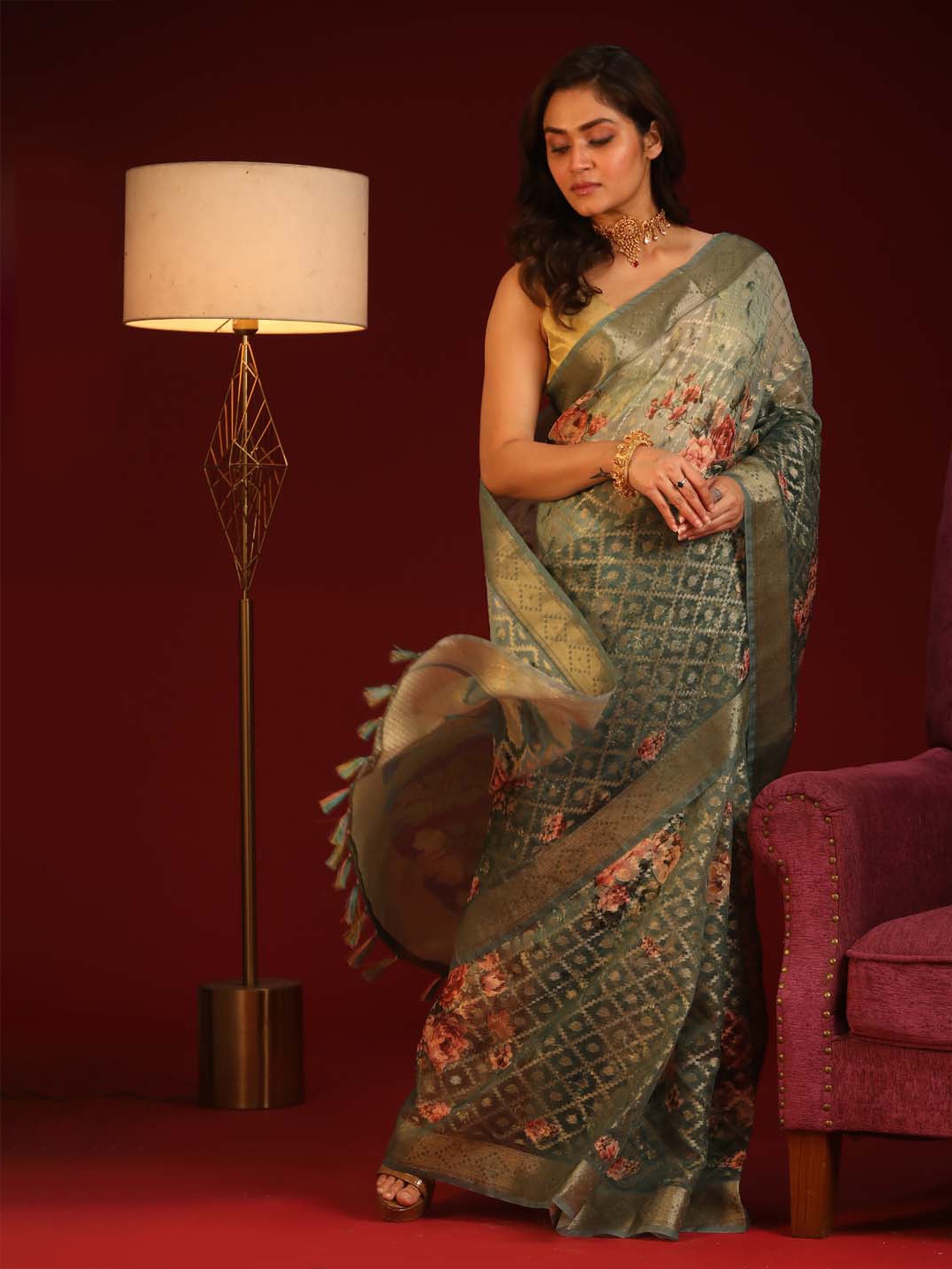 

Indethnic Green & Brown Floral Zari Organza Banarasi Saree