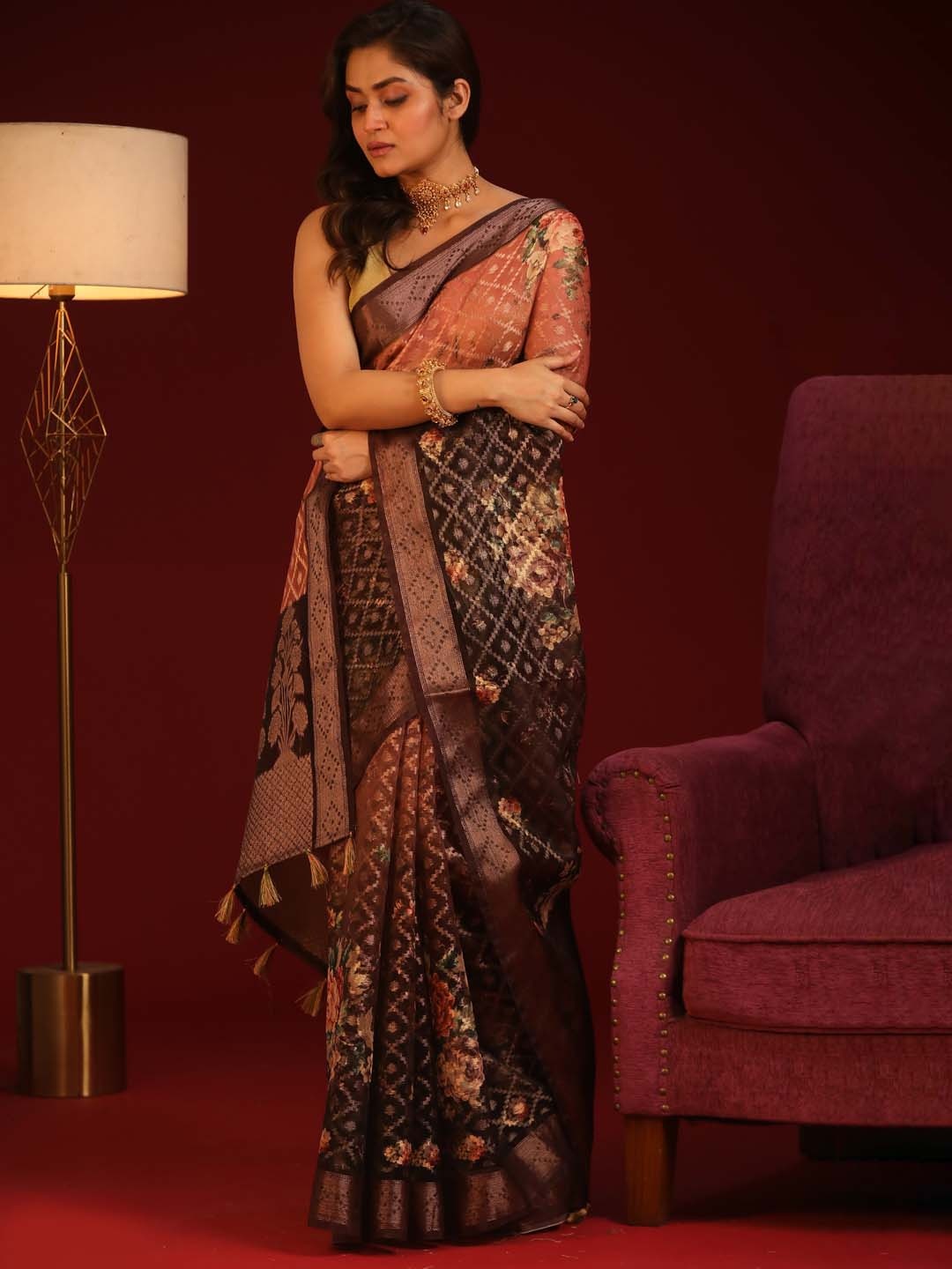 

Indethnic Brown & Pink Floral Zari Organza Banarasi Saree