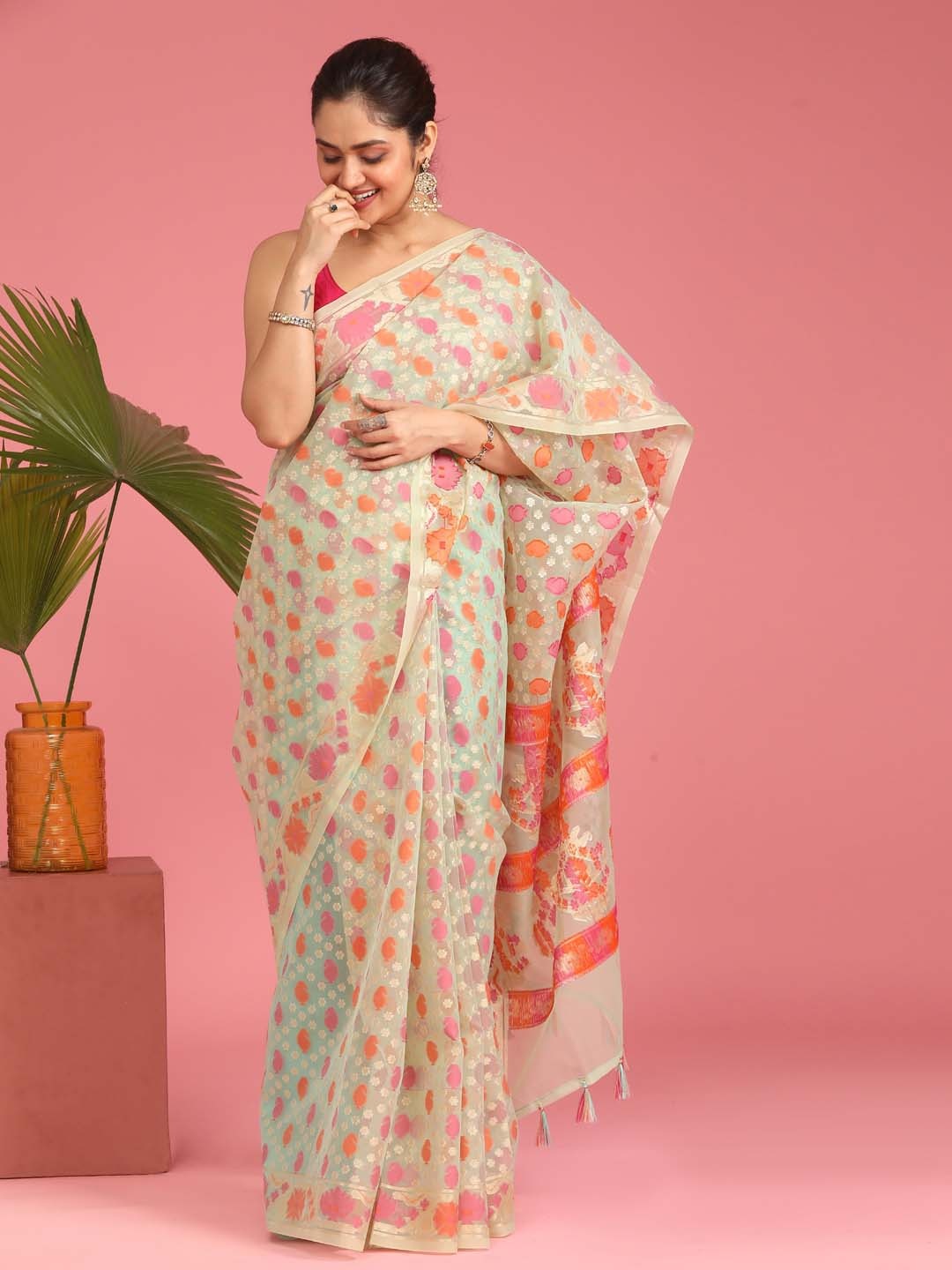 

Indethnic Off White & Pink Paisley Zari Art Silk Banarasi Saree