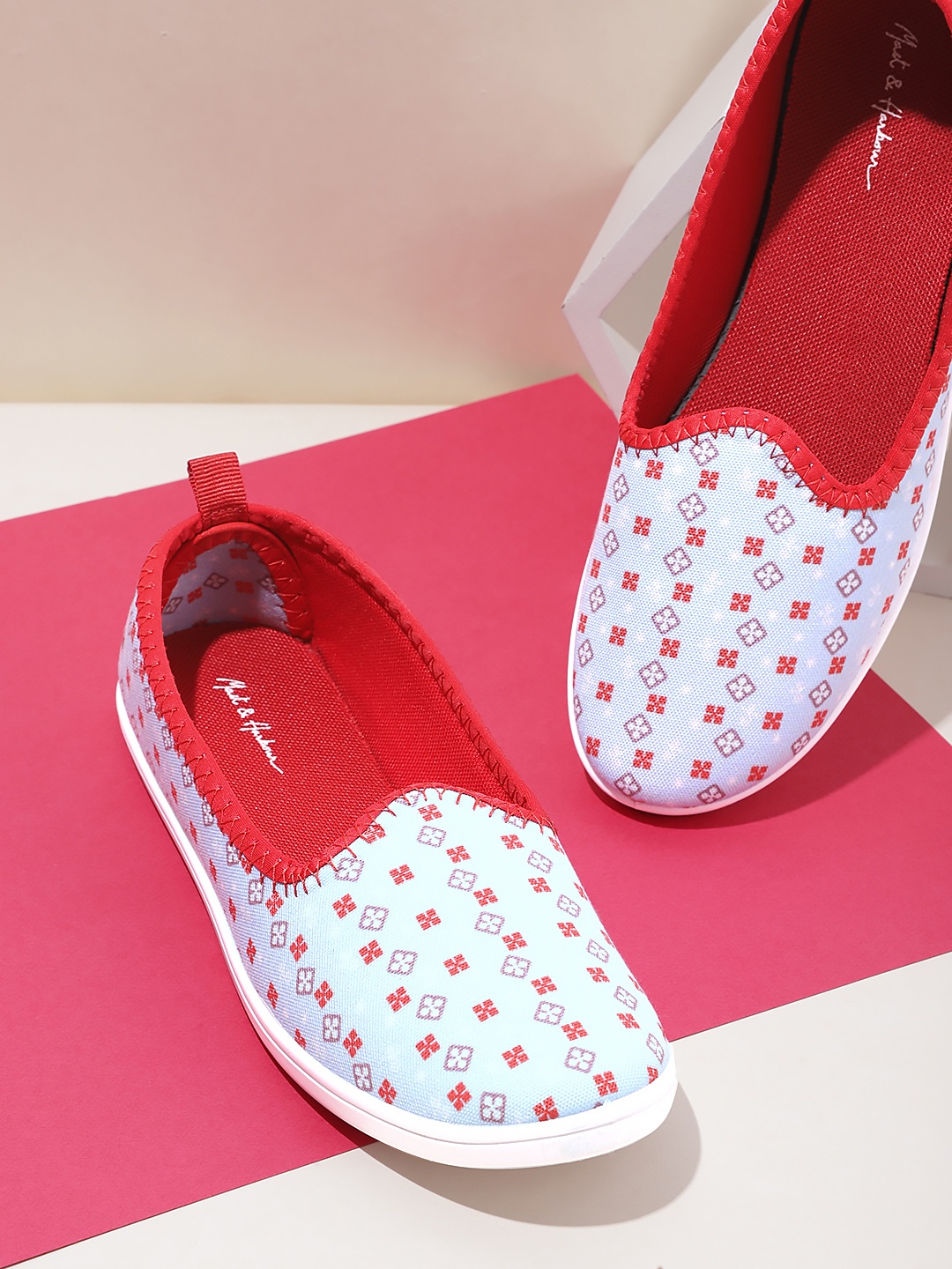 

Mast & Harbour Women Printed Slip-On Sneakers, Blue