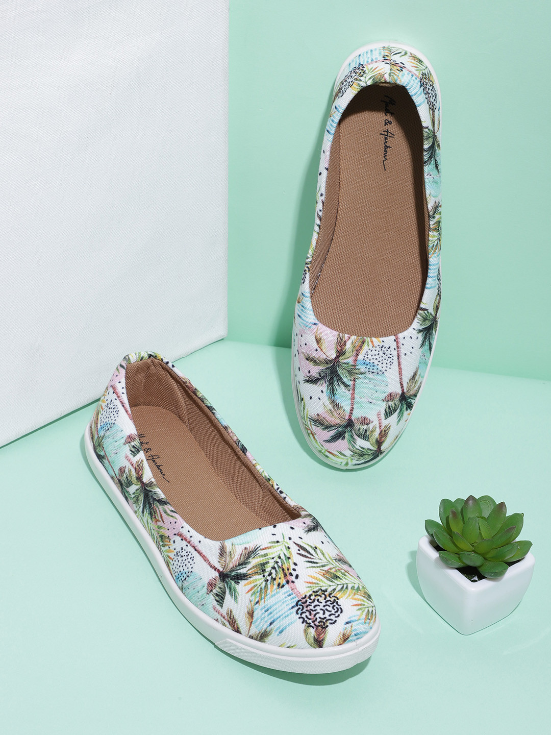 

Mast & Harbour Women Printed Ballerinas, Multi