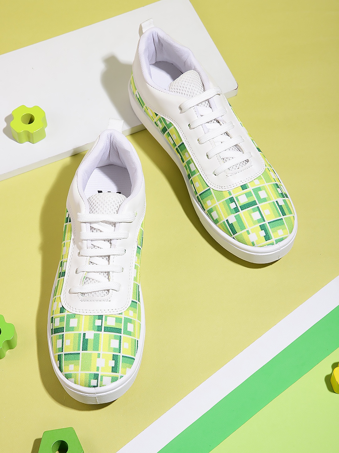 

Kook N Keech Women Printed Sneakers, Green