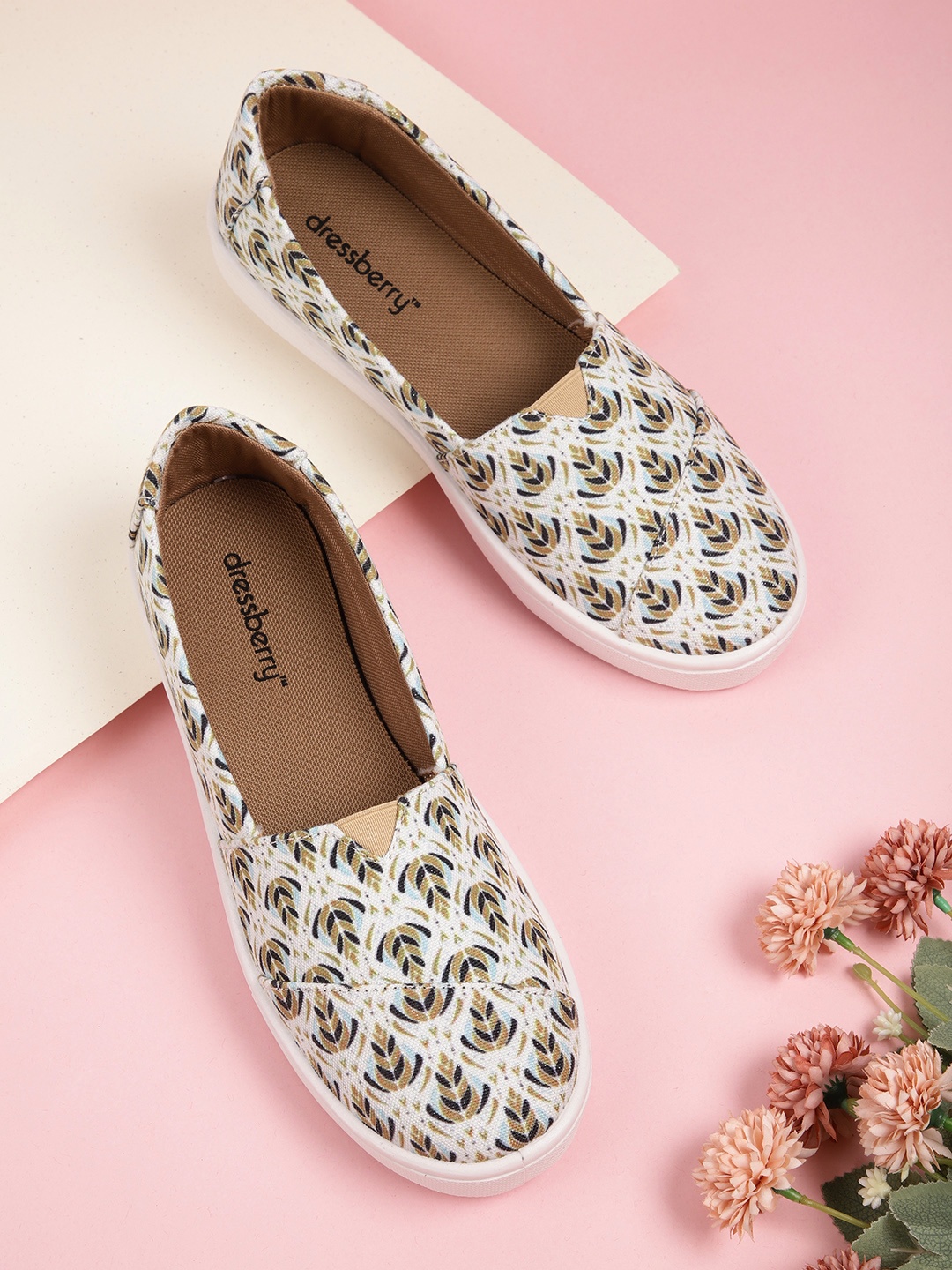 

DressBerry Women Printed Ballerinas, White