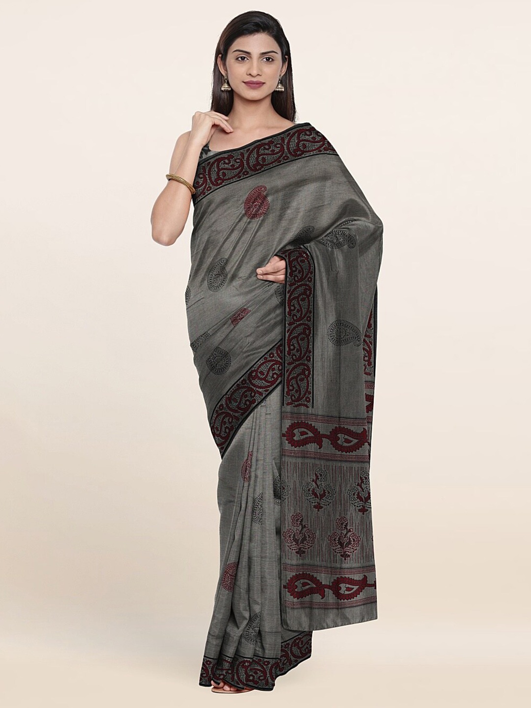 

Pothys Grey & Black Paisley Printed Saree