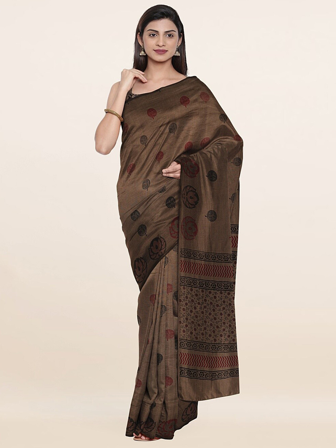 

Pothys Grey & Red Ethnic Motifs Printed Saree