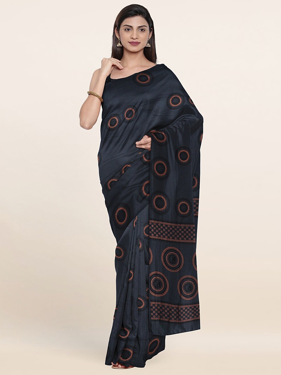 

Pothys Grey & Peach Ethnic Motifs Printed Saree