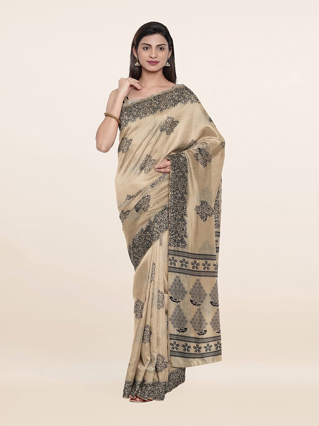 

Pothys Cream & Black Floral Printed Saree