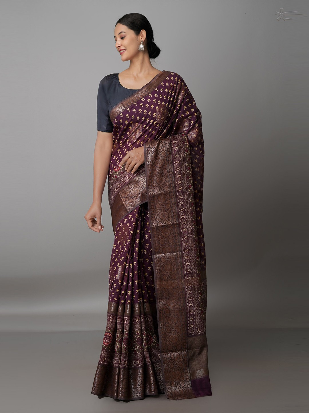 

Unnati Silks Purple & Gold-Toned Zari Silk Cotton Maheshwari Saree